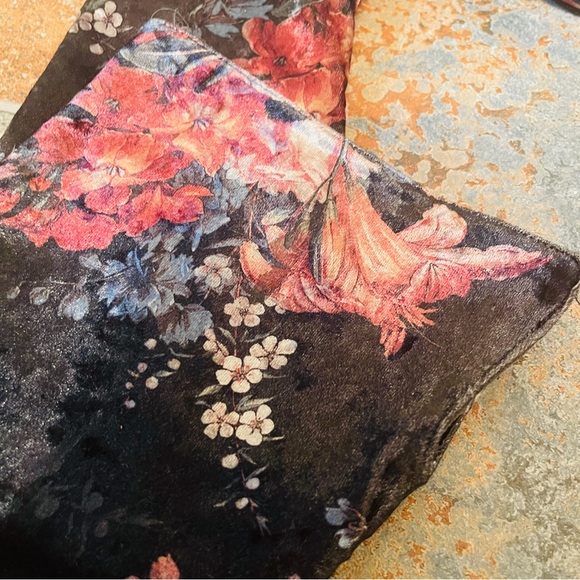 👢Incredible Over the Knee Velvet Floral Pattern High Heel Boots! - Picture 11 of 16